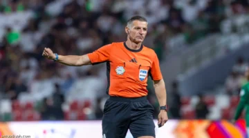 حكم أجنبي يدير مواجهة النصر والاتفاق وسط تساؤلات حول خيارات التحكيم الدولية